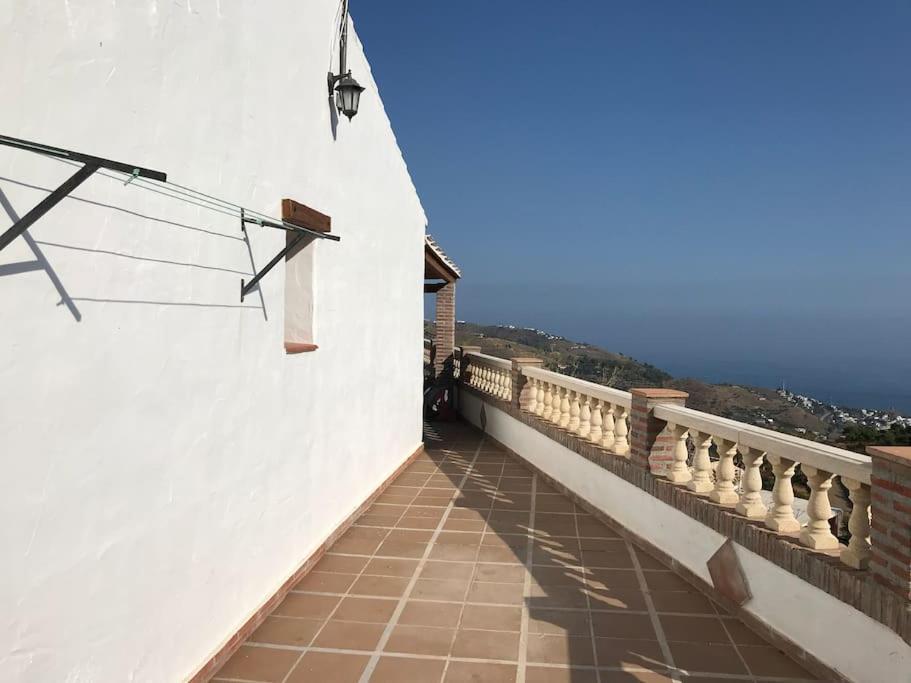 Villa Calabasas Альмуньекар Экстерьер фото