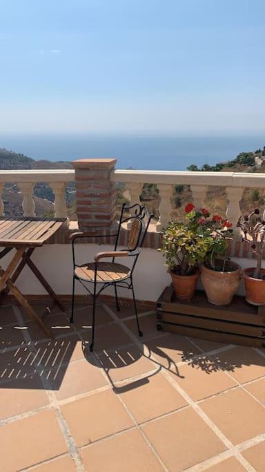 Villa Calabasas Альмуньекар Экстерьер фото