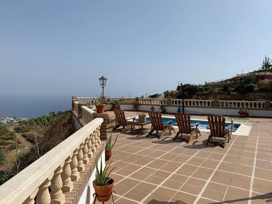 Villa Calabasas Альмуньекар Экстерьер фото